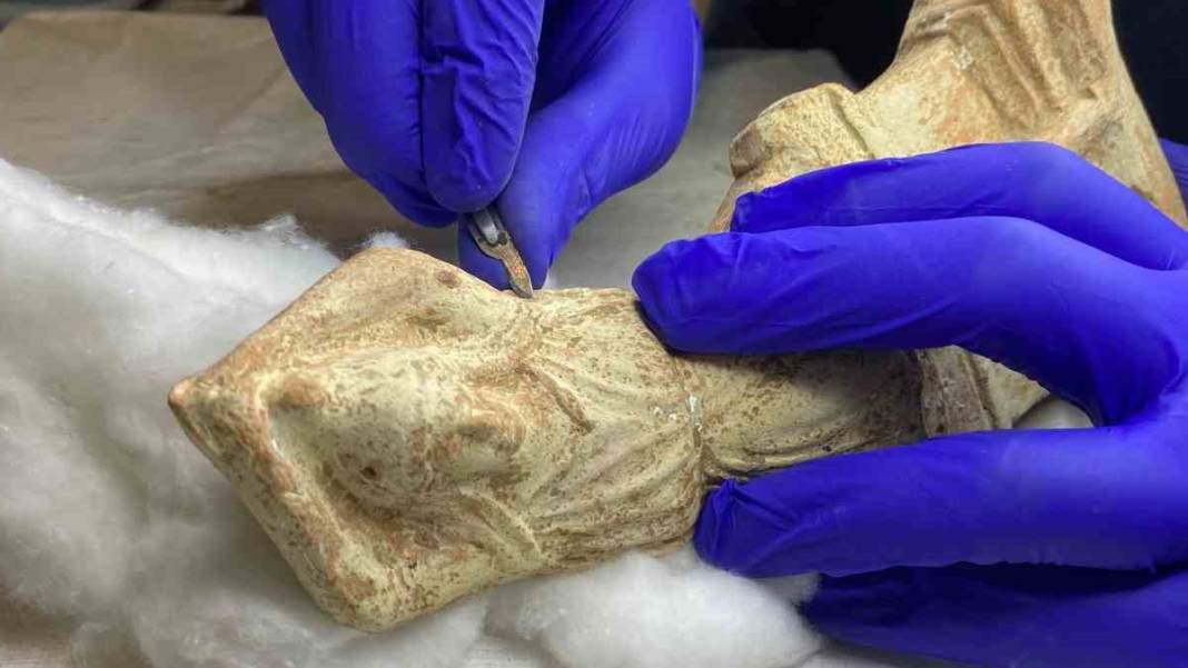 Bozcaada'da çocuk mezarları keşfedildi 4